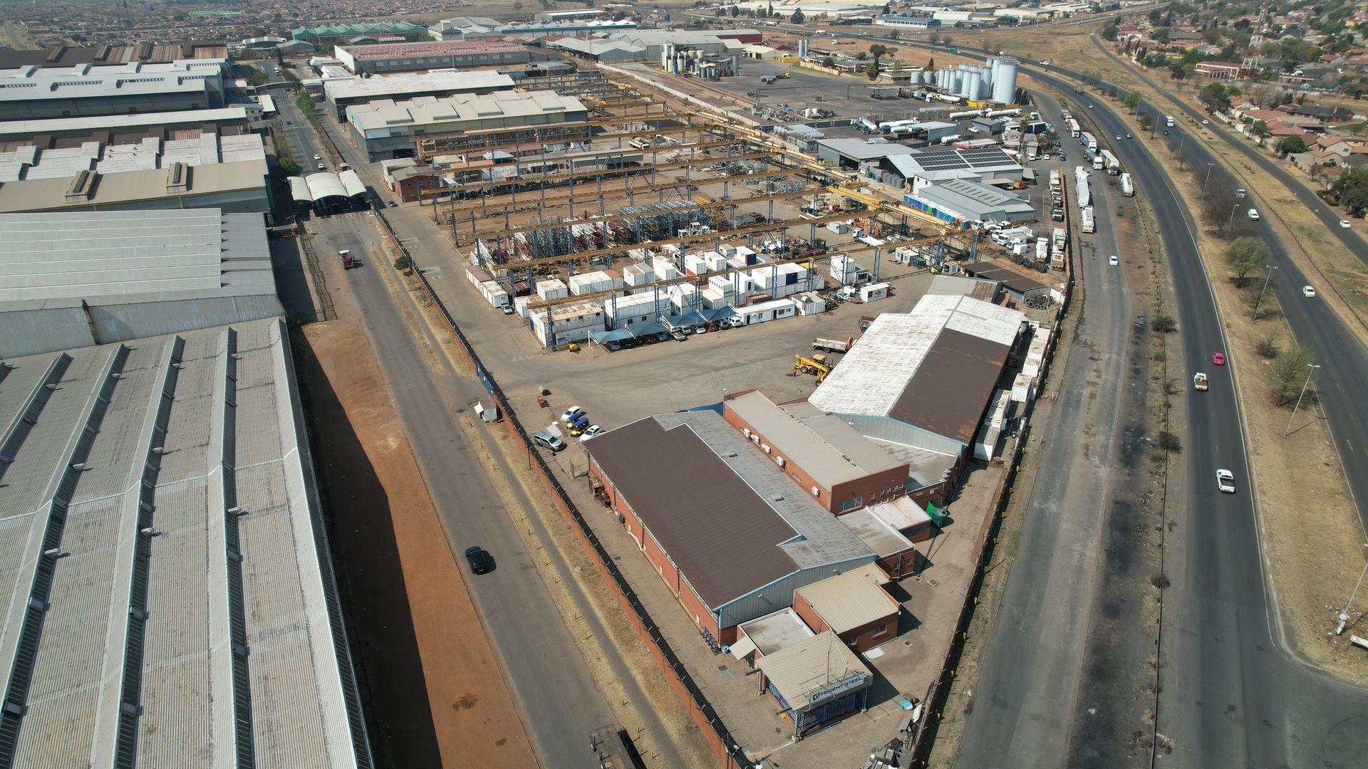 Industrial property for sale in Roodekop - 1 Marthunisen - P24-116377105