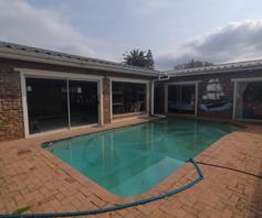 House for sale in Bothasrus