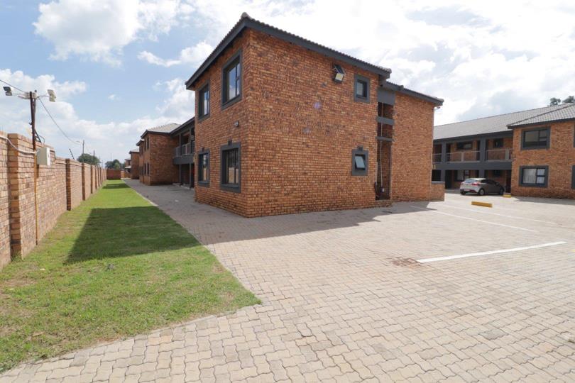 3 Bedroom Apartment / flat for sale in Rynfield AH - Clover Forest 23 ...