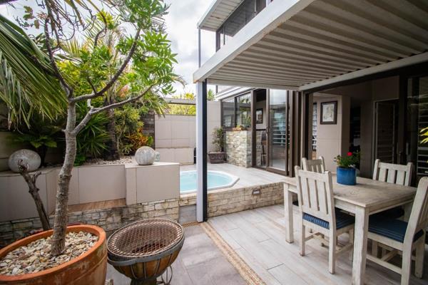 Stylish Townhouse Close to the Beach – Ideal for Entertaining

Chas Everitt proudly ...