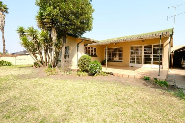 Charming 3-Bedroom Home for Sale in Comet, Boksburg. Situated in a gated street with ...