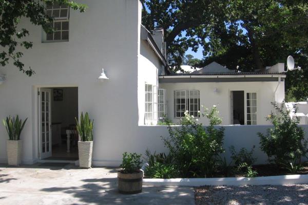 'SOLE MANDATE" - Fabulous secluded property in the best part of the village.
An ...