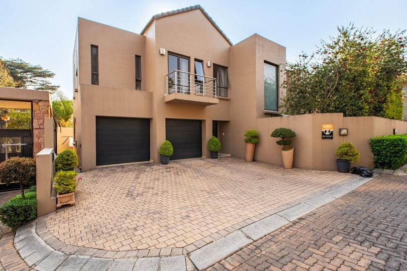 3 Bedroom House for sale in Rivonia - P24-116402091
