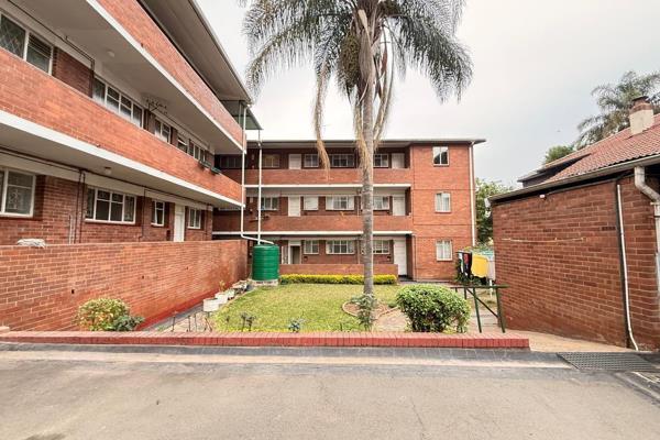Discover comfort and convenience in this well-maintained 2-bedroom ground floor apartment, perfectly positioned within walking distance ...