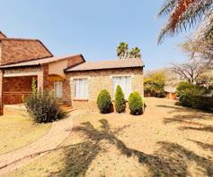Townhouse for sale in Mooikloof Ridge