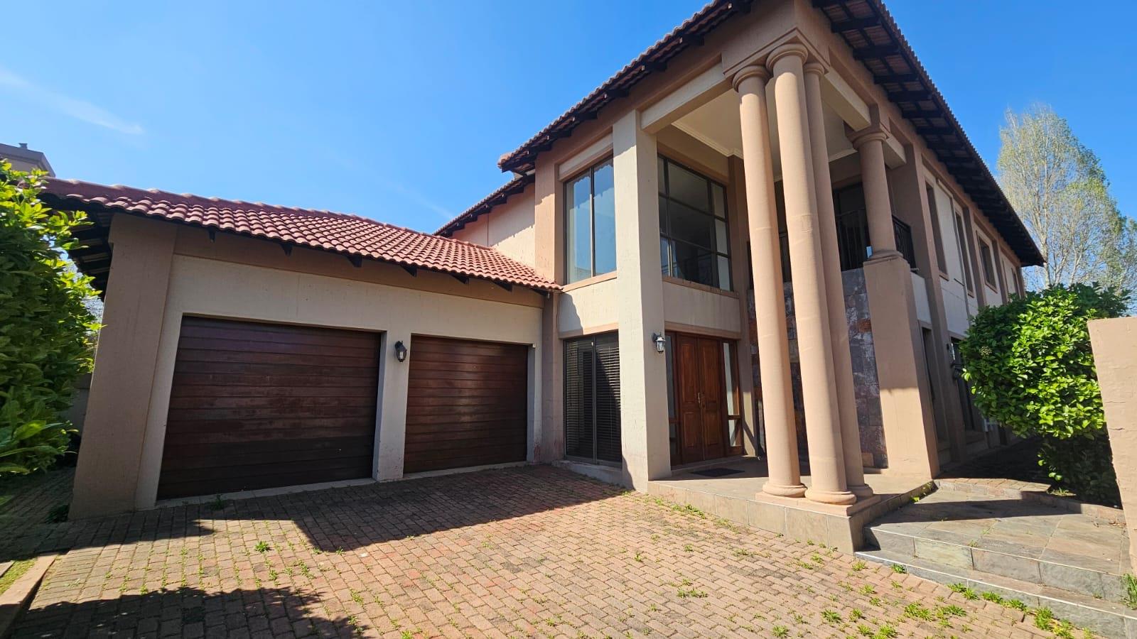 4 Bedroom Townhouse for sale in Vanderbijlpark SW 5 - P24-116405143