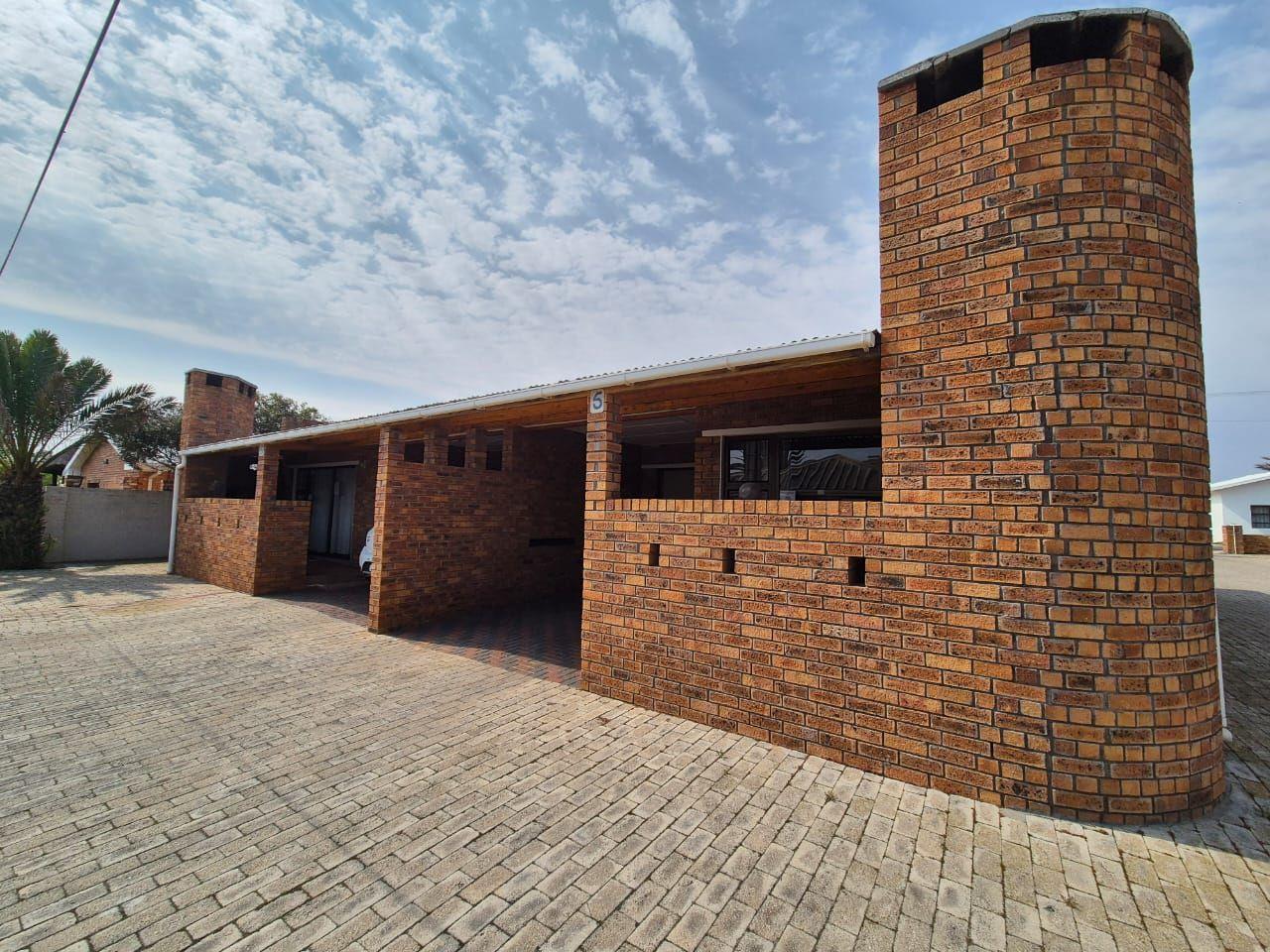 Photo of 11 Bedroom House for sale in Lamberts Bay