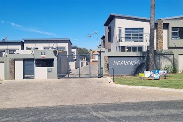 Modern 4-Bedroom, 2-Bathroom Home for Rent in Glen Marais – Heaven at 7 

Welcome to ...