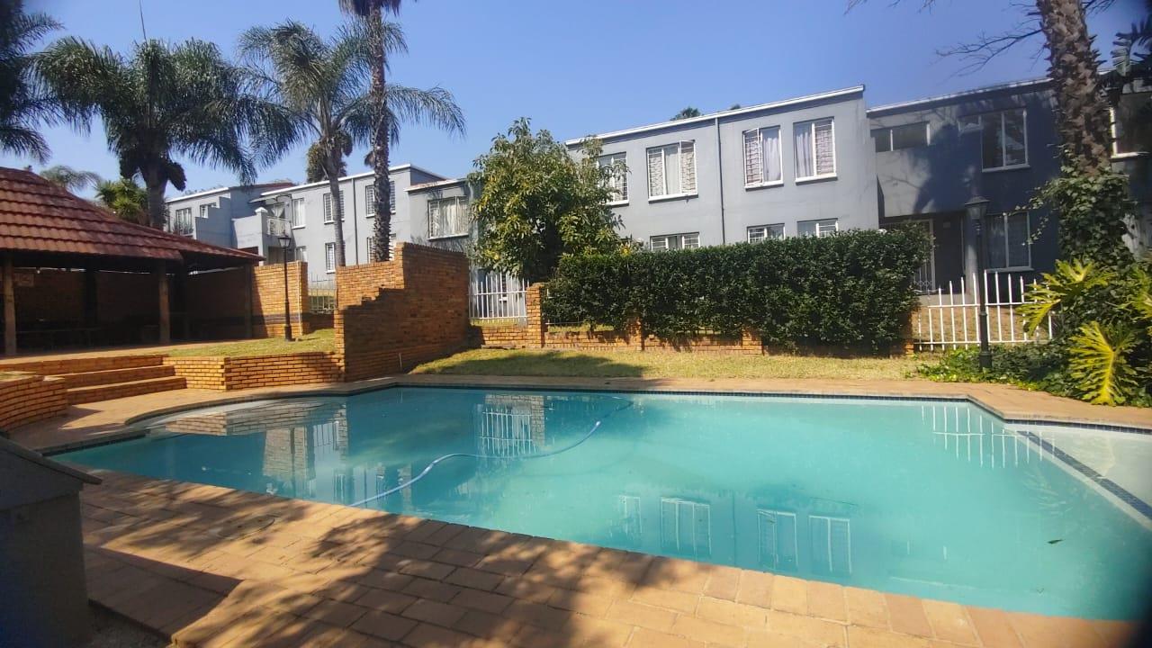 2 Bedroom Apartment / flat for sale in Radiokop - 118 Royal View 1263 ...