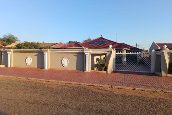 ?? Stunning 3-Bedroom Home with Bonus Outside Room – R1,099,000
?? Mabopane Unit U | ...