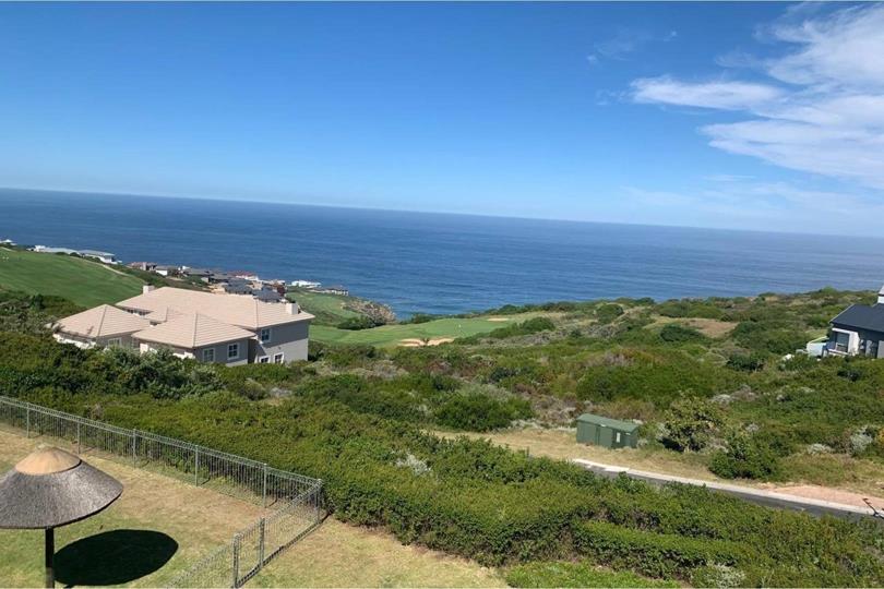 3 Bedroom Townhouse for sale in Pinnacle Point Golf Estate - P24-116081876