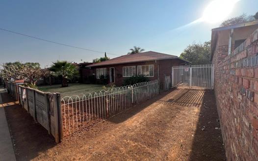 3 Bedroom House for sale in Danville