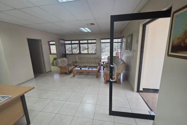 This 140m2 commercial unit is now available To Let in the heart of Verulam, Durban. Ideally positioned in Central Verulam, this space ...