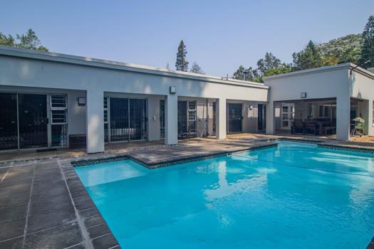 5 Bedroom House for sale in Ferncliffe