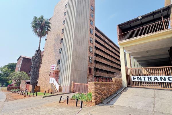 Keyworx Property is proud to bring you your next investment opportunity — a well-maintained 2-bedroom flat located in a quiet, secure ...