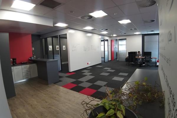 156m&#178; Office Space To Rent – Village Square, Durbanville
?? Modern, central office ...