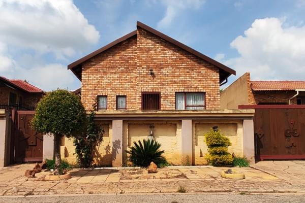 Property in Gauteng offered for sale.

T 25 10 06 04 37 02 - 624699