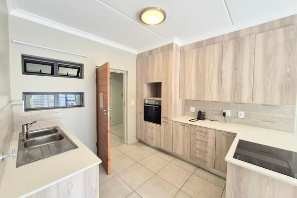 Modern One-Bedroom Apartment in Waterkloof Marina Retirement Estate
Experience the perfect blend of comfort, convenience, and natural ...