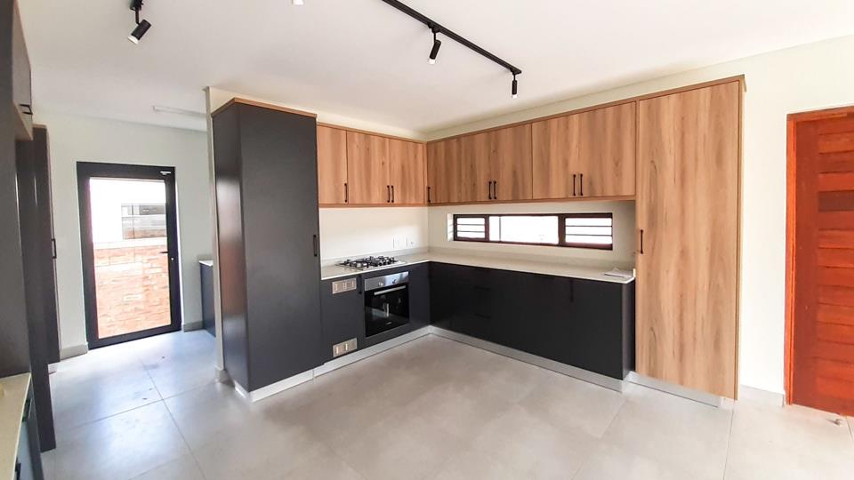 Listing number: P24-117233132, Image number: 2