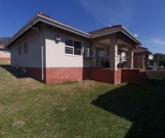Townhouse for sale in Beacon Bay North