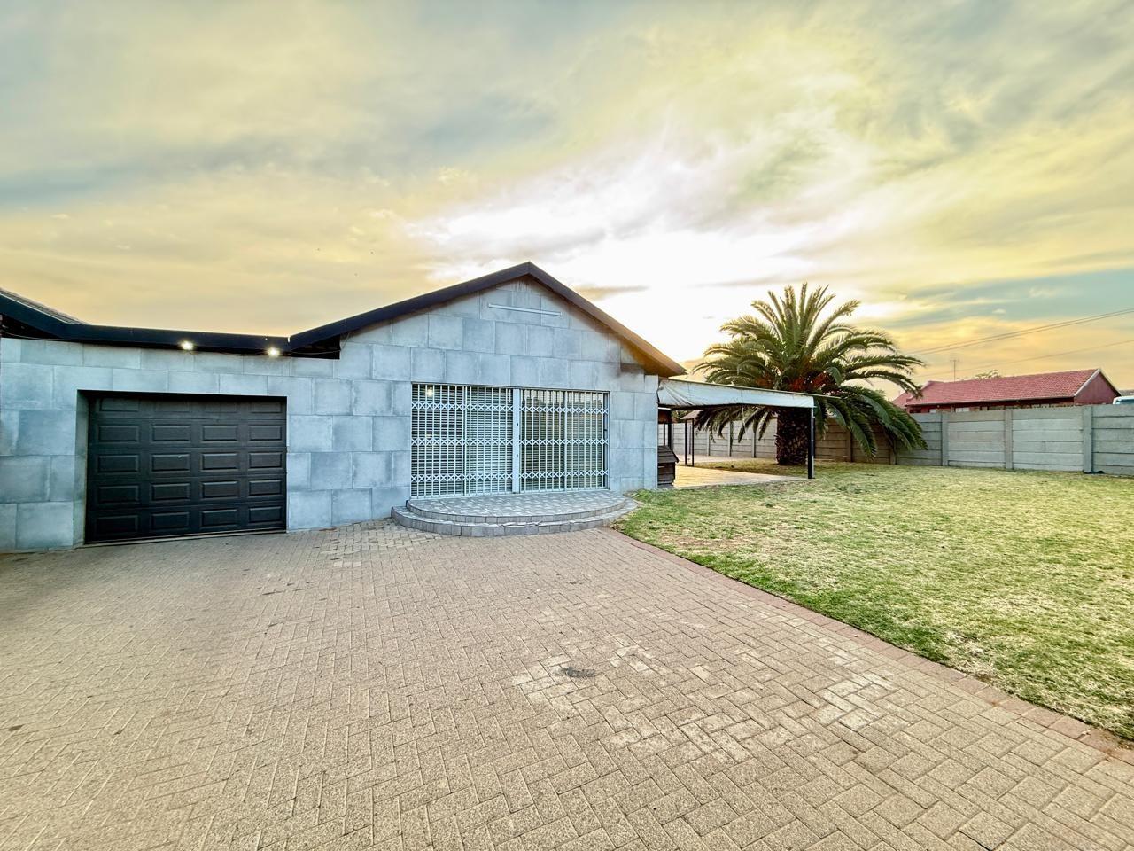 3 Bedroom House for sale in Tasbet Park Ext 2 - P24-116444441