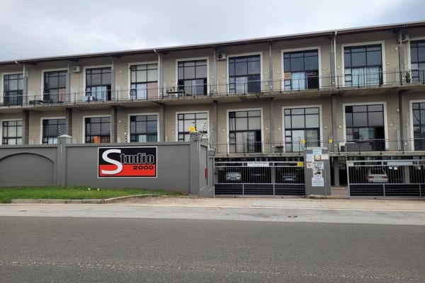 ?This property is situated in Cotswold.

It offers a loft style of living. Downstairs ...