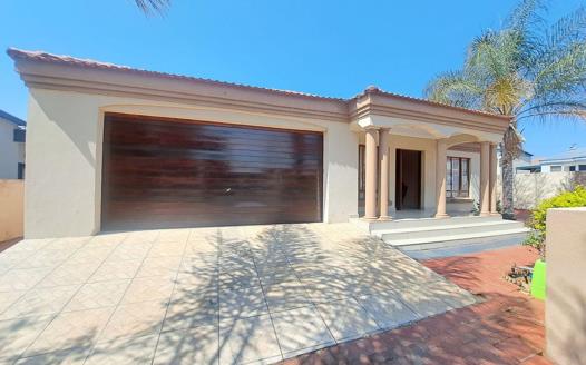 3 Bedroom House for sale in Woodhill Estate