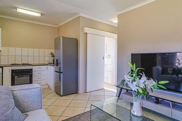 Beechwood Estate presents modern 2-bedroom apartments designed for secure and spacious living in the heart of Randfontein. Ideally ...