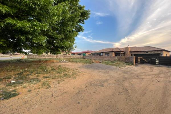 Discover this 372m² vacant stand perfectly located in Clever, offering an excellent opportunity to build your dream home or invest ...