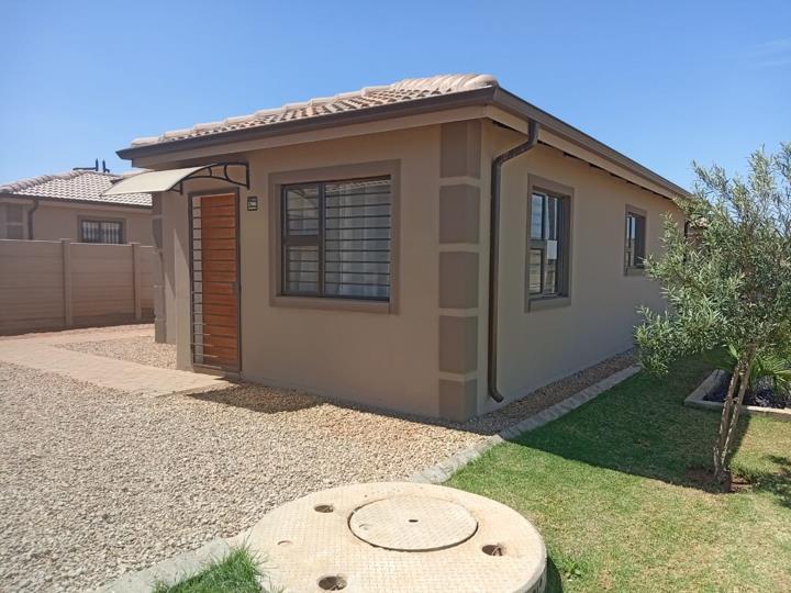 2 Bedroom House for sale in Sebokeng Zone 10 - P24-116797199