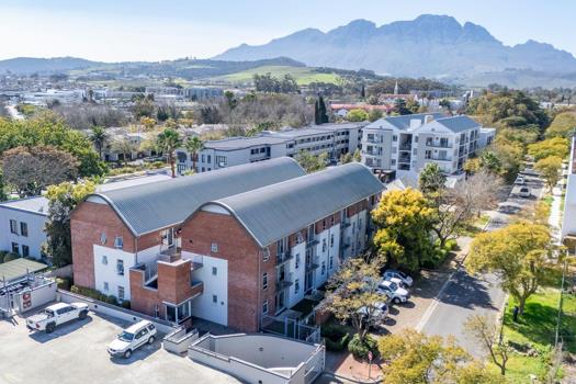 4 Bedroom Apartment / Flat to rent in Stellenbosch Central