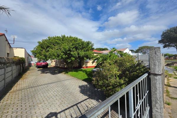 Welcome to this charming 2-bedroom home, offering comfort, security, and plenty of space to grow.

Key Features:

2 well-sized bedrooms

Comfortable lounge for family living

Modest bathroom

Functional kitchen with good layout

Handy storage room

Expansive ...