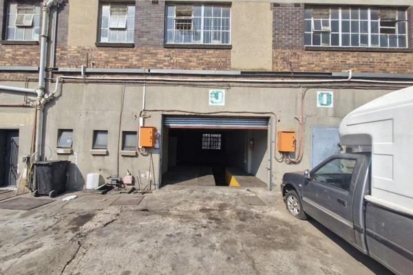 This 133m2 industrial mini unit is available To Let in a secure, well-managed industrial ...