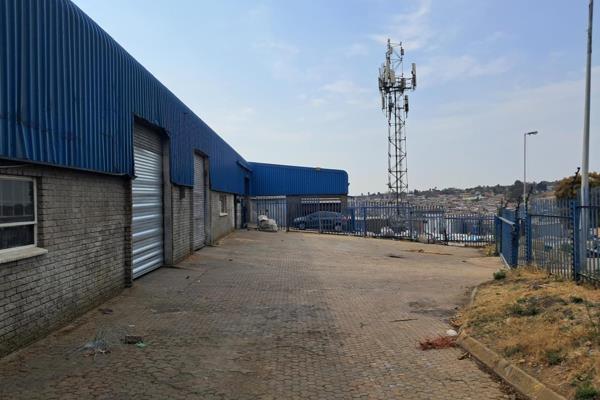 This property in Kya Sands west of Johannesburg can be bought or let. The 2 060 m&#178; ...