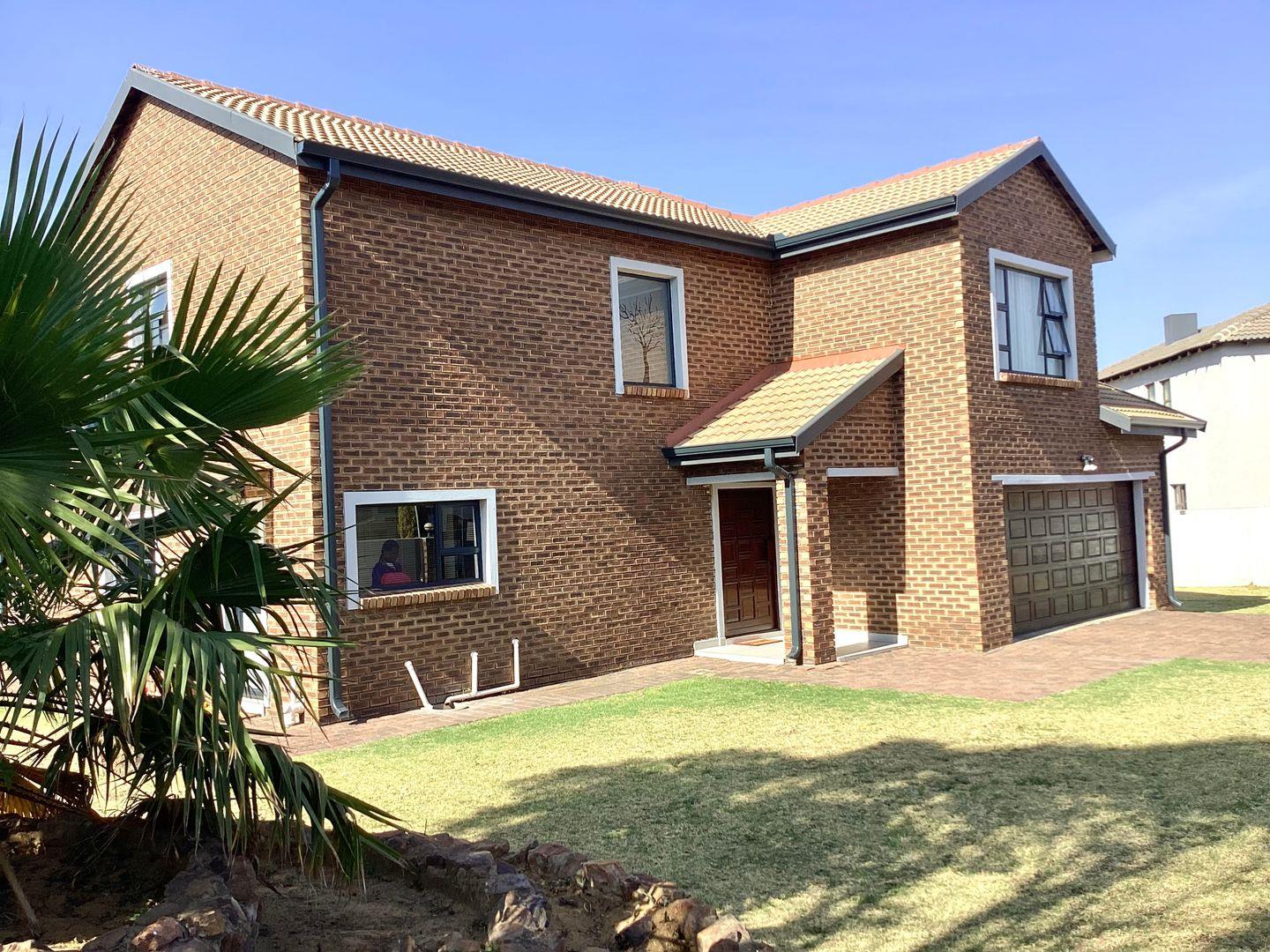 4 Bedroom Townhouse for sale in Reyno Ridge - P24-116473212