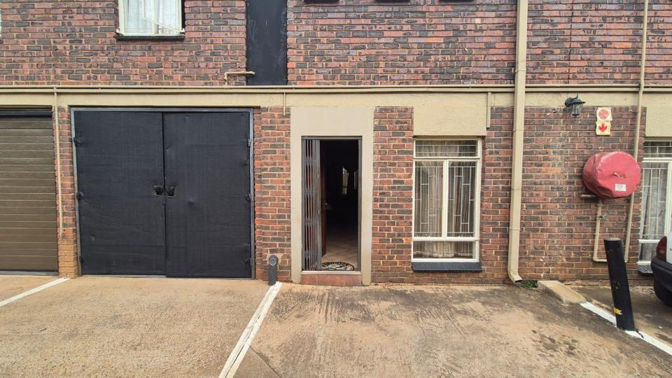 Listing number: P24-116474754, Image number: 2, Charming  townhouse