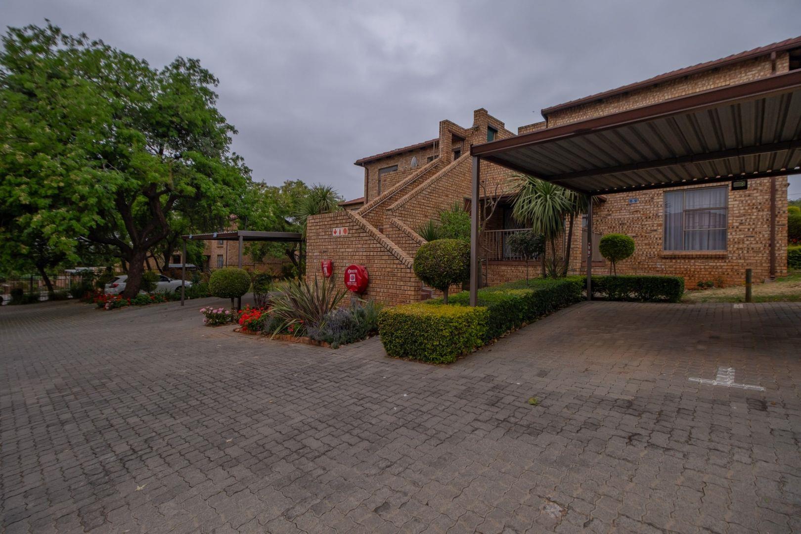 2 Bedroom Apartment / flat for sale in Amorosa - 8 Amorosa View, 616 ...