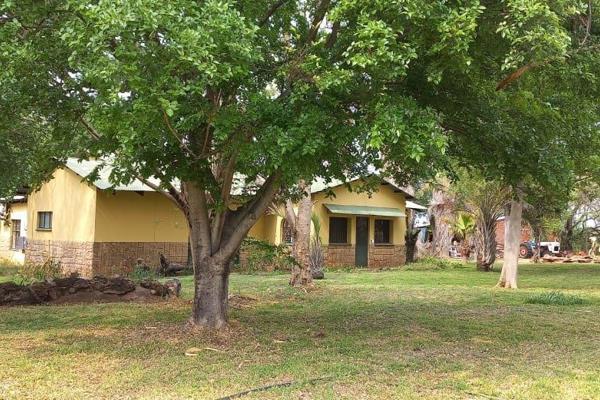 Price Reduced! 22ha Smallholding For Sale near Beestekraal (Tweeriviere). This well-developed property offers a 30KVA solar system ...