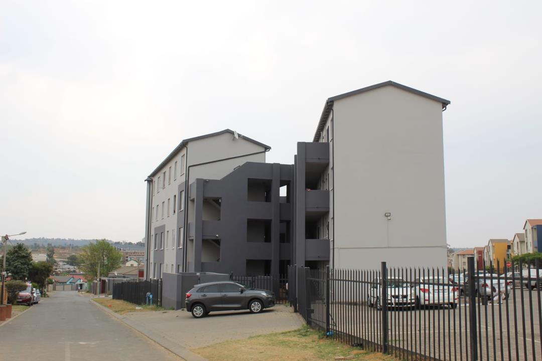 2 Bedroom Apartment / flat for sale in Fleurhof - Fleurhof Brooke 35 ...