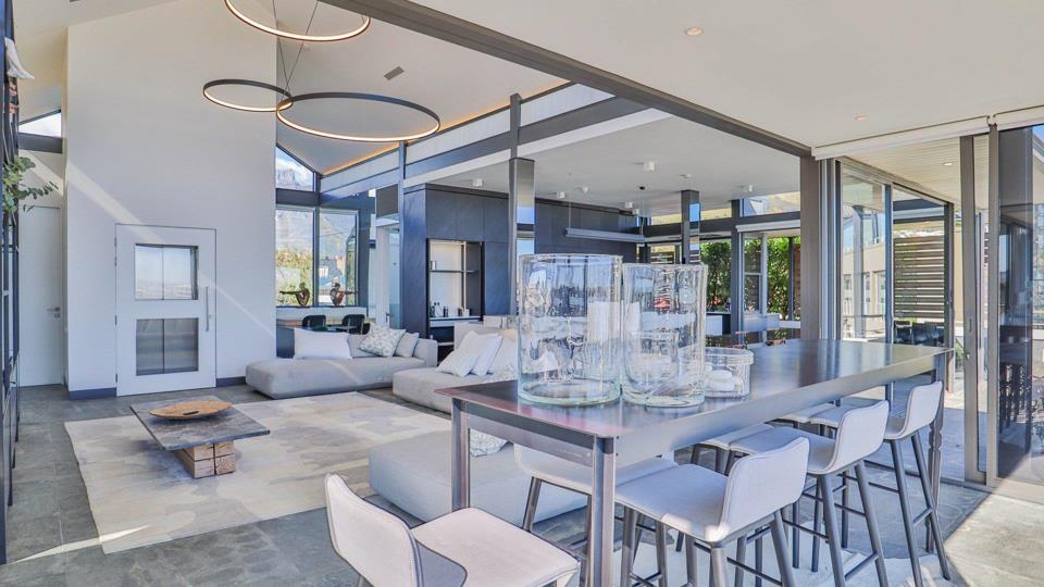 3 Bedroom Apartment / flat for sale in Waterfront - P24-116491225