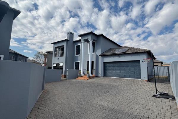 ******EXCLUSIVELY MARKETED ****
Don&#39;t miss the opportunity to be the owner of this Gorgeous Property 
4 Bedrooms 
2.5 Bathrooms 
Open Plan Lounge and Dining area 
Spacious Kitchen 
Swimming pool
Inverter and Solar ...