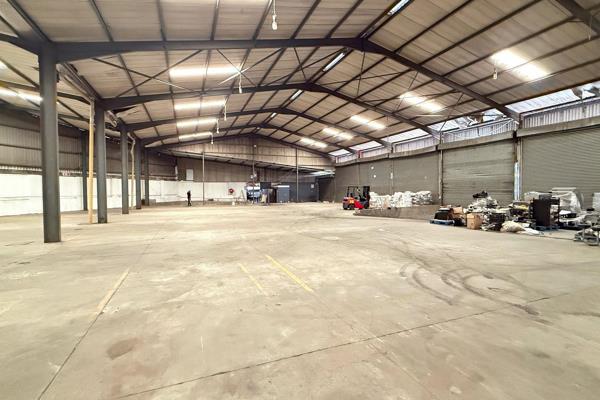 Located in Parlock with direct N2 and N3 access, this secure facility is ideal for ...