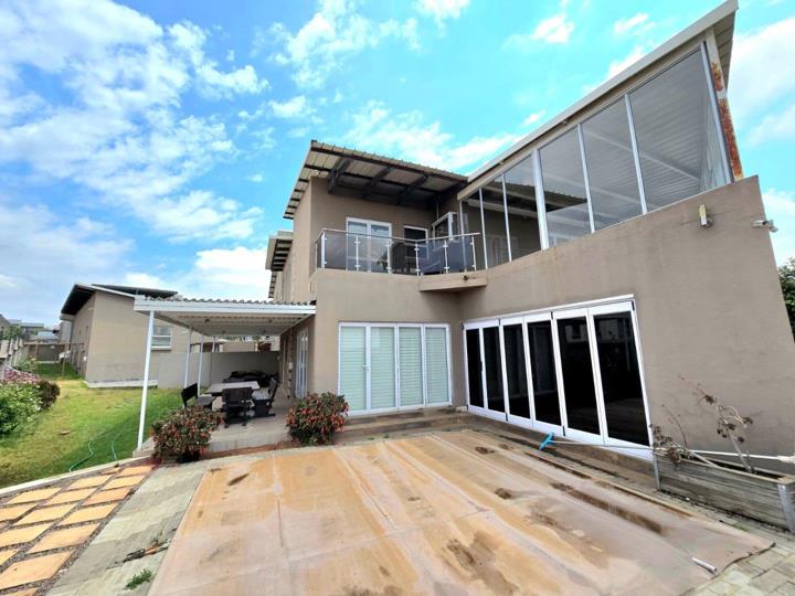 5 Bedroom House for sale in Marula Heights - P24-116496223