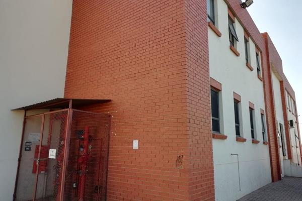 This Pomona warehouse can be purchased as an Investment. Offers 2837m2 of versatile ...