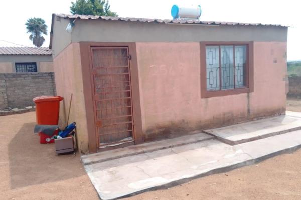 Rdp for sale

1 bedroom
Kitchen
Bathroom
With a big yard