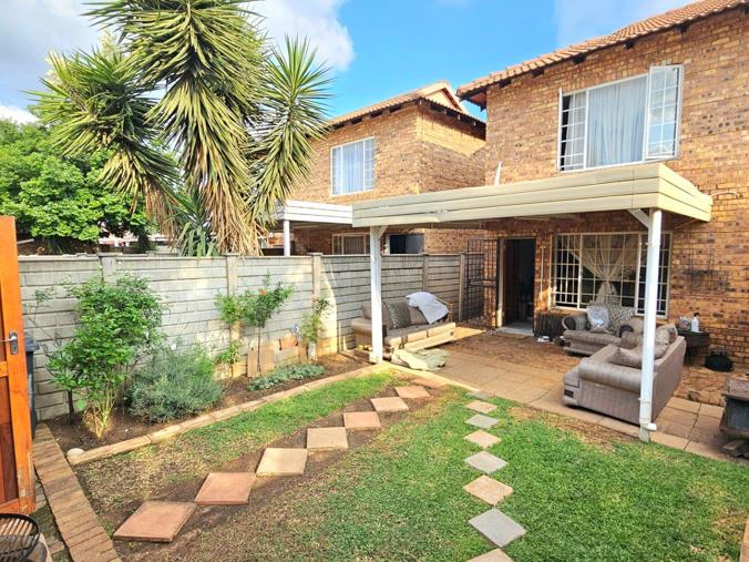2 Bedroom Townhouse for Sale in Annlin