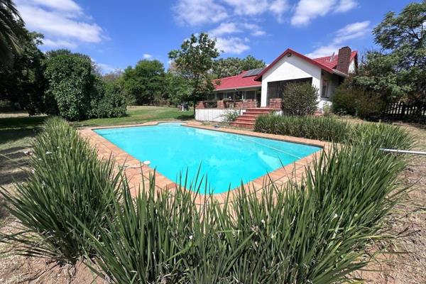 Delightful Comfortable Family Home comes onto the market after 26 years.
House, Cottage ...