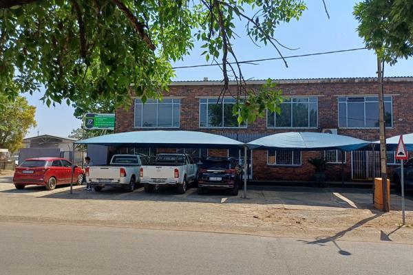 This unique property is more than just a workshop. It is a complete space designed for business, innovation and comfortable living. ...