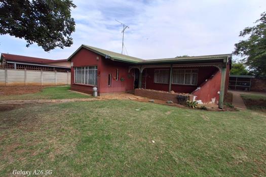 3 Bedroom House for sale in Sasolburg Ext 12
