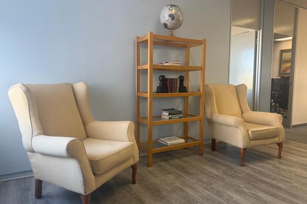 Spacious Commercial Premises in Somerset West 
 
Discover a 175m&#178; commercial ...